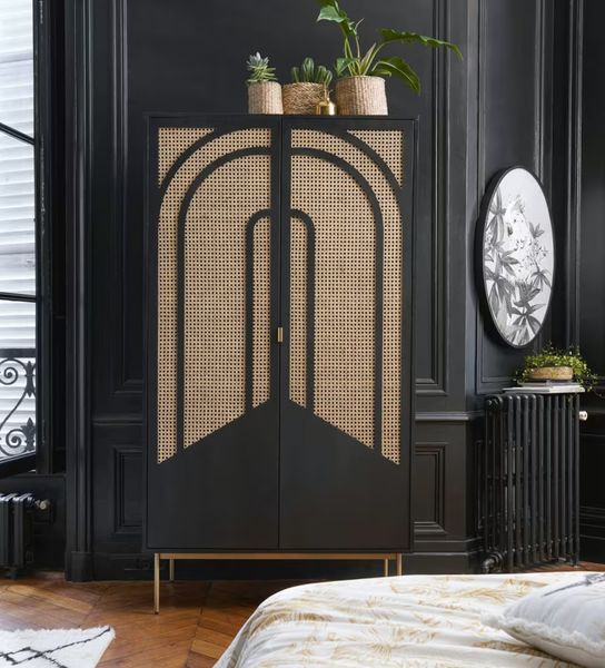 Шафа 2-дверна в чорному кольорі з плетінням та позолоченим металом Loreto фото